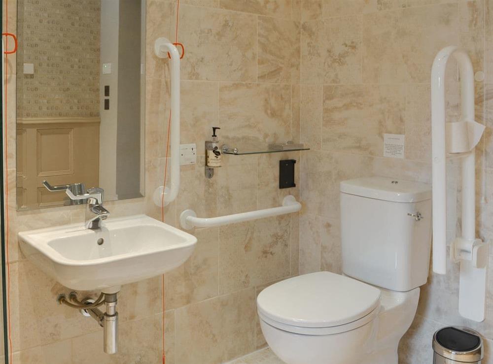 En-suite (photo 2) at The Long House in Little Barugh, North Yorkshire