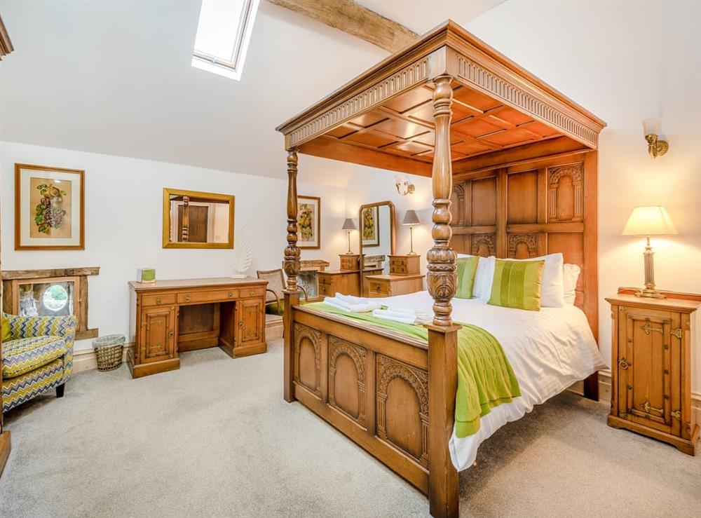Four Poster bedroom at The Longbarn in Barlow, near Dronfield, Derbyshire