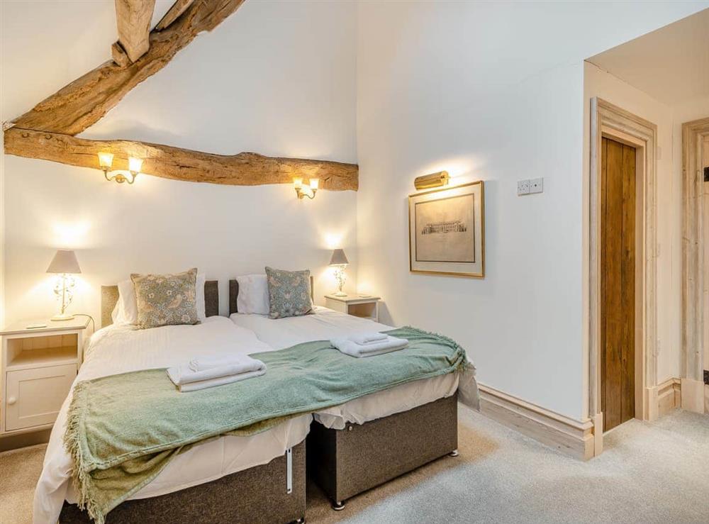 Twin bedroom (photo 2) at The Longbarn in Barlow, near Dronfield, Derbyshire