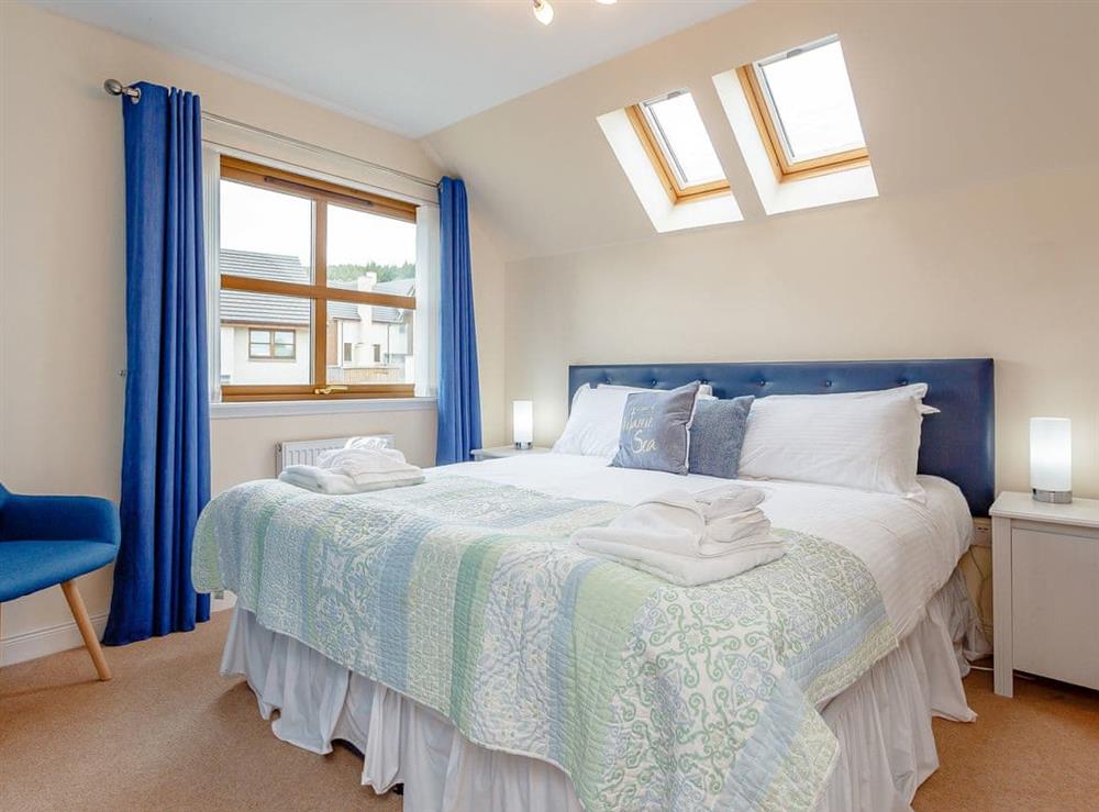 Double bedroom with en-suite (photo 3) at The Lookout in Aviemore, Highlands, Inverness-Shire