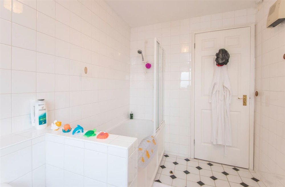 Bathroom at The Lookout in Falmouth, Cornwall