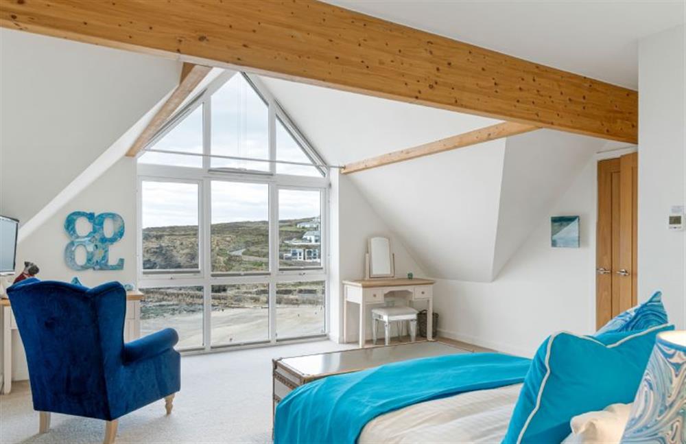 Bedroom four with 5’ king-size bed and en-suite (photo 3) at The Lookout, Portreath