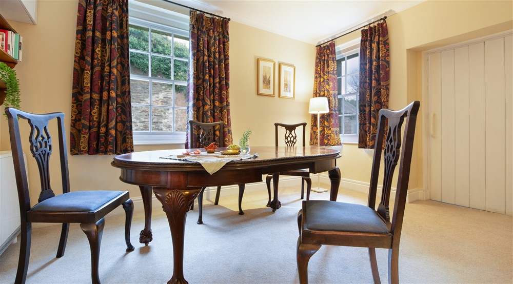The open-plan sitting and dining room (photo 3) at The Major's Quarter in Roseland, Cornwall