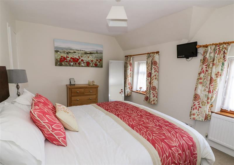 A bedroom in The Malins (photo 3) at The Malins, Blockley