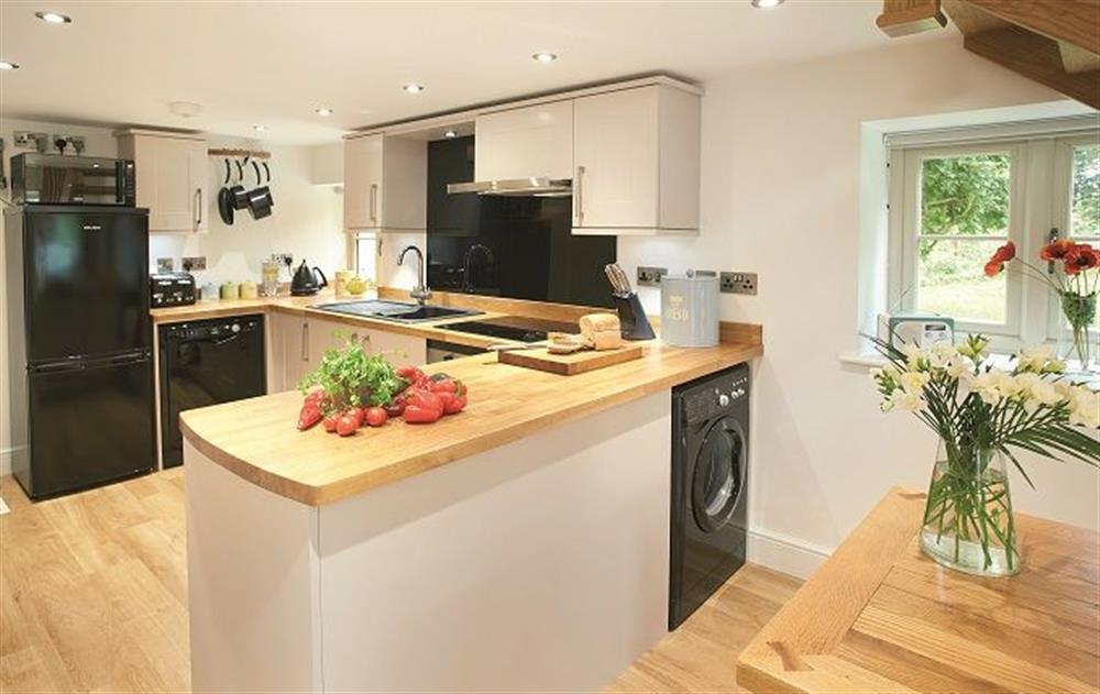 Ground floor: Kitchen/dining room at The Maltings, Trunch