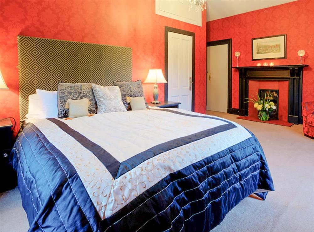 Double bedroom (photo 5) at The Mansion House at Kirkhill in Gorebridge, near Edinburgh, Midlothian