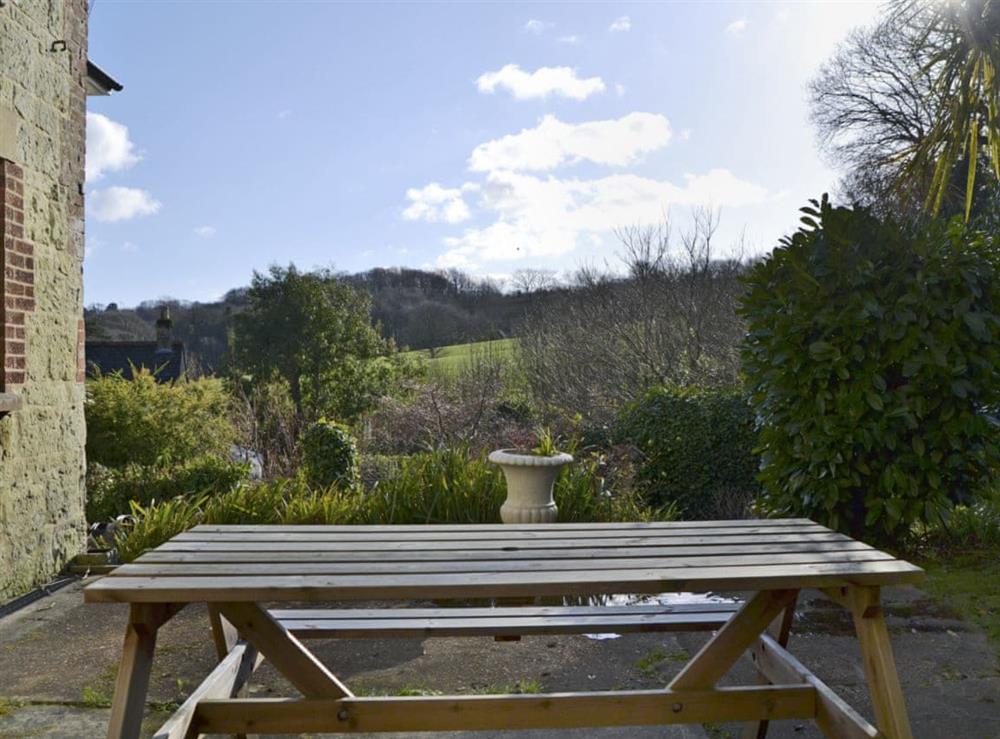 Relaxing sitting-out-area at The Meadow Flat in Shanklin, Isle of Wight