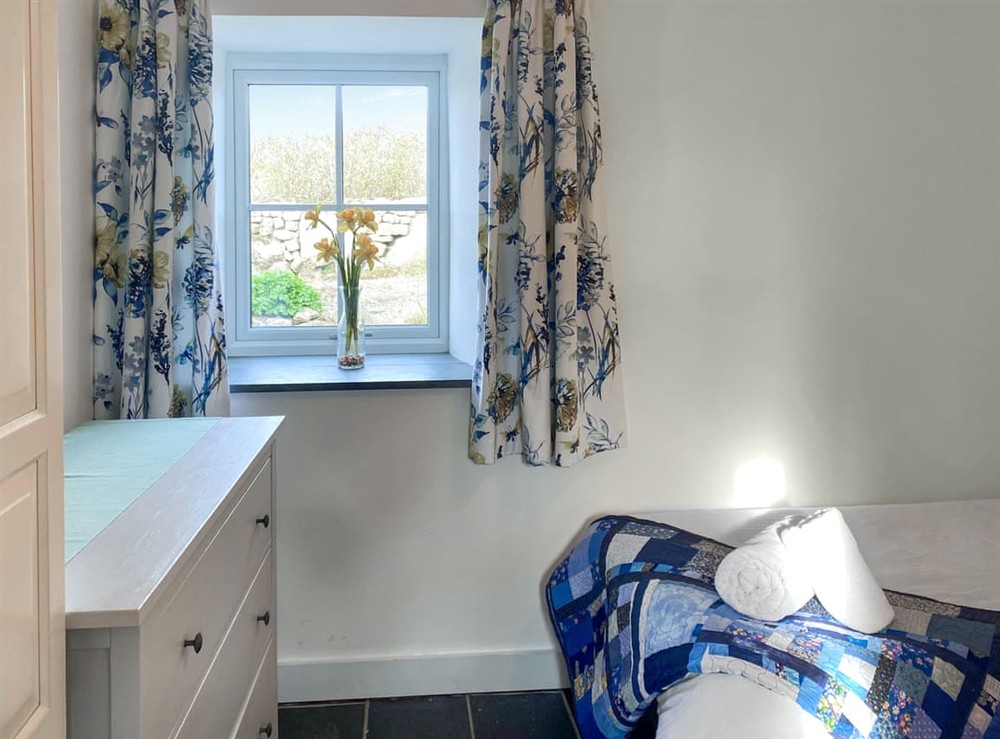 Twin bedroom (photo 2) at The Milking Parlour in St Ives, Cornwall