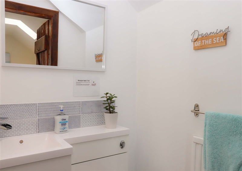 This is the bathroom at The Milking Shippon at Thorne, Langtree near Great Torrington