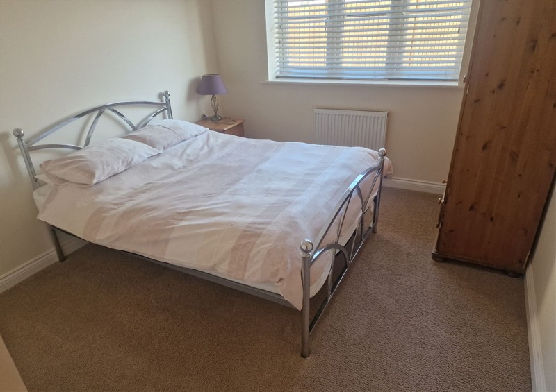 One of the 6 bedrooms (photo 2) at The Mill House, Glastonbury