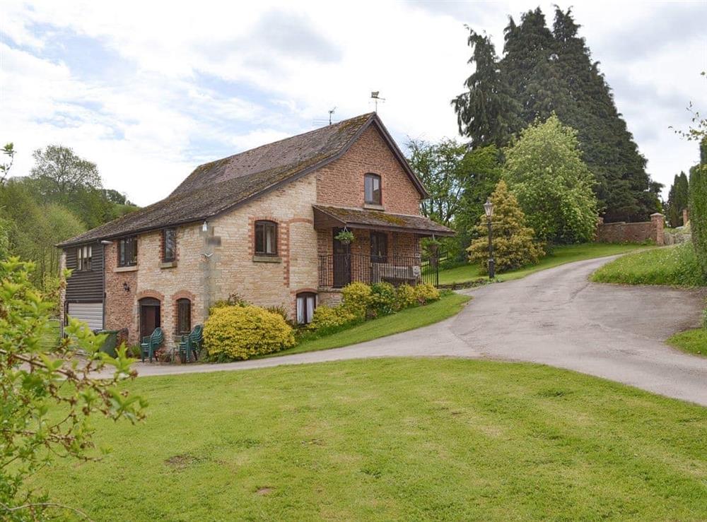 Characterful holiday home with ample private parking at The Mill House in Lea, near Ross-on-Wye, Herefordshire