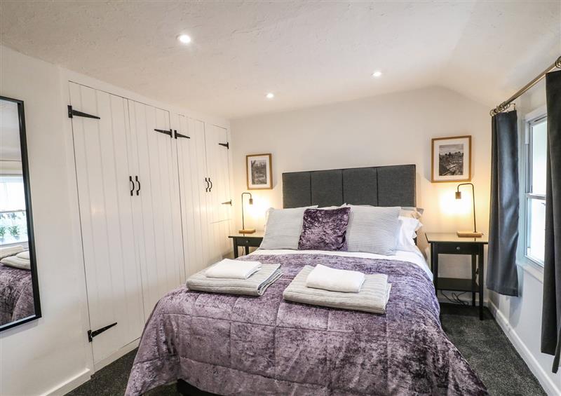 This is a bedroom at The Nestling - 5 Victoria Cottages, Bakewell