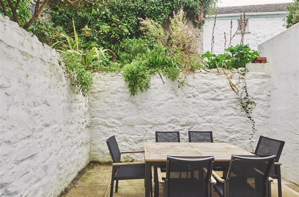 The courtyard with dining table