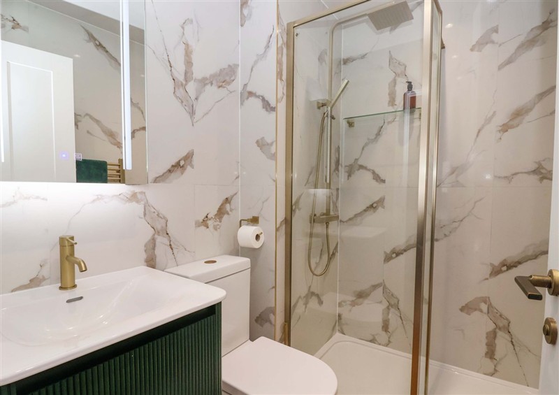 The bathroom at The Old Bakehouse, Beverley