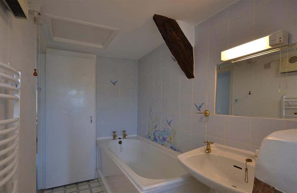 Another view of the upstairs bathroom at The Old Bakehouse, Dittisham