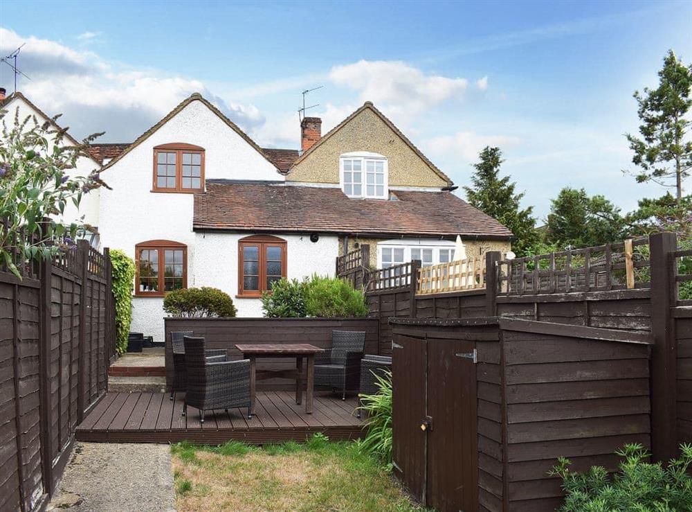 Lovely semi detached holiday cottage at The Old Bakery in Wendover, Aylesbury, Buckinghamshire