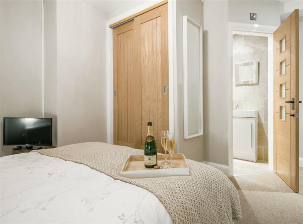 Double bedroom with en-suite at The Old Bakery in Whitby, North Yorkshire