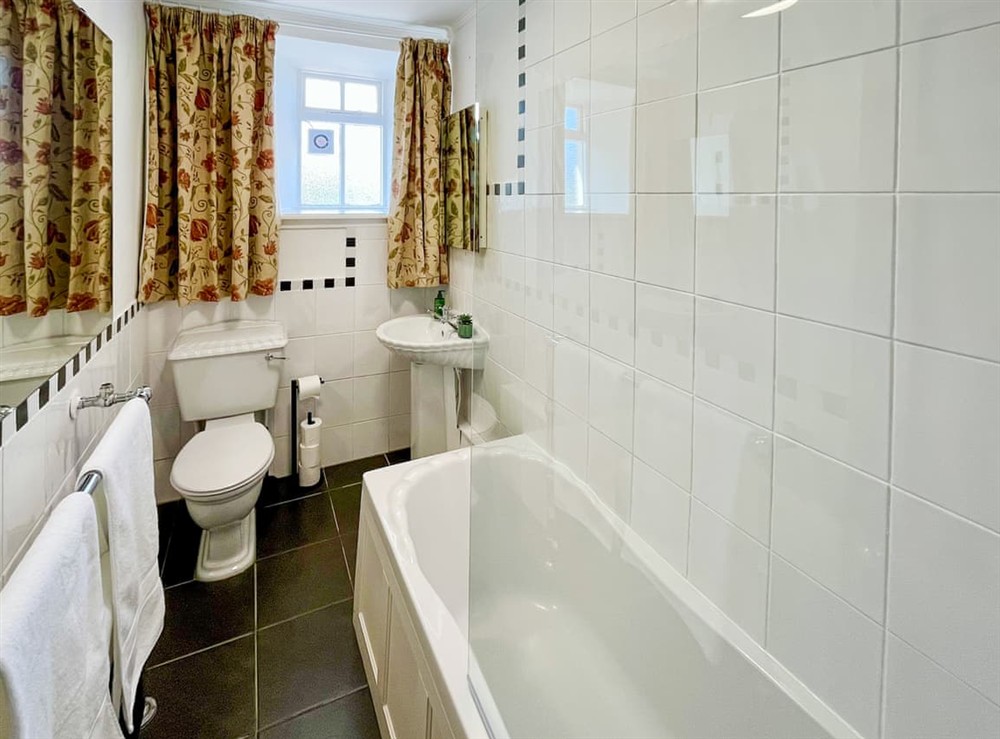 Bathroom at The Old Barons Courthouse in Ceres, near St Andrews, Fife