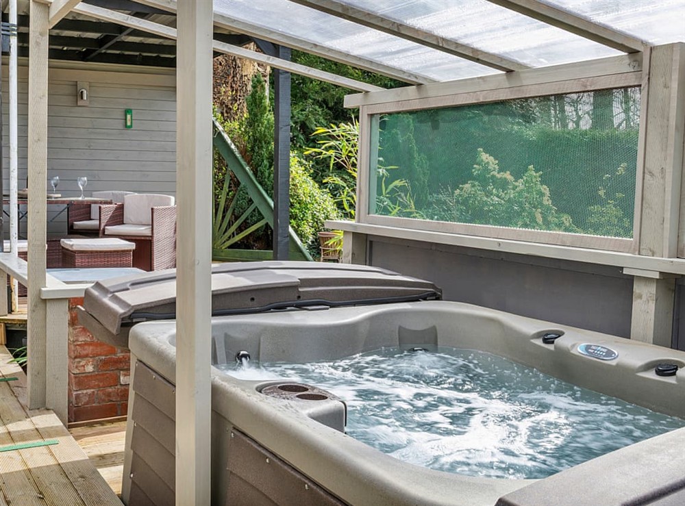 Jacuzzi at The Old Byre in Craven Arms, Shropshire
