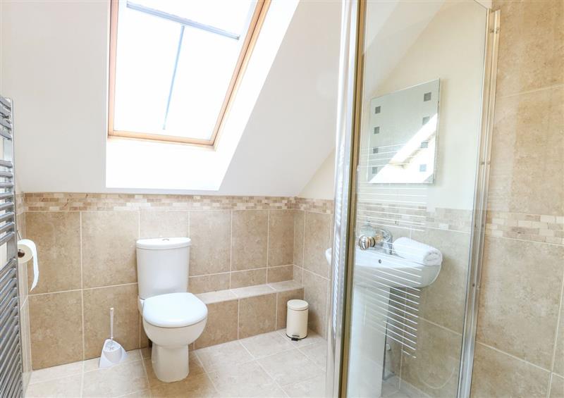 This is the bathroom at The Old Cartshed, Lound near Hopton-On-Sea
