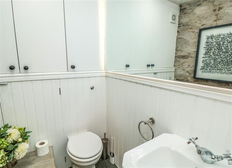 The bathroom at The Old Chapel, Dittisham