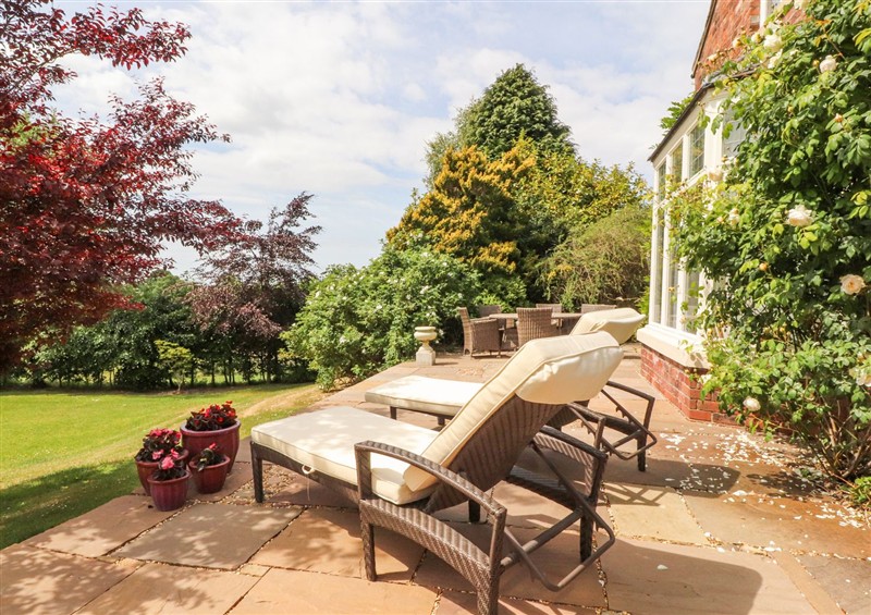 Enjoy the garden (photo 3) at The Old Coach House, Bilsborrow