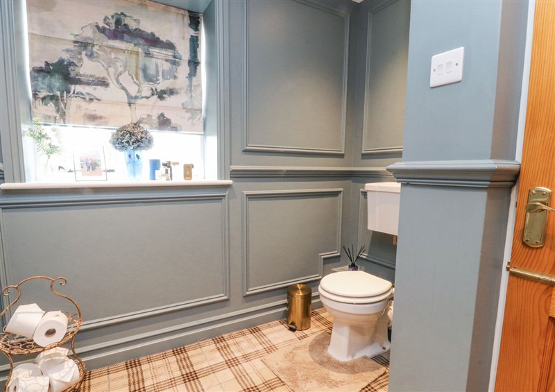 The bathroom at The Old Coach House, Bilsborrow