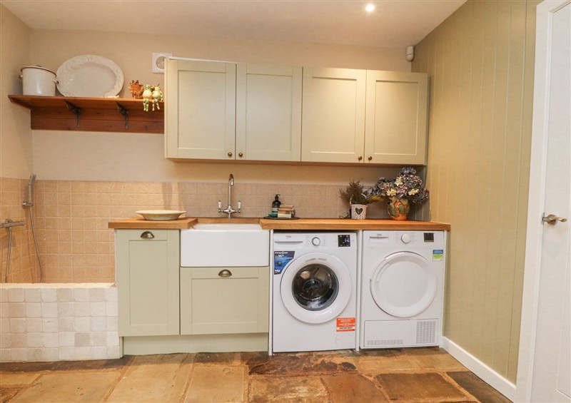 This is the kitchen (photo 4) at The Old Coach House, Bilsborrow