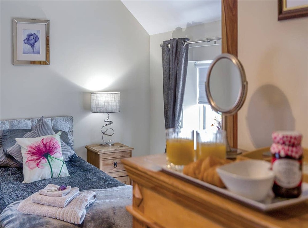 Twin bedroom (photo 2) at The Old Cottage in Beadnell, Northumberland