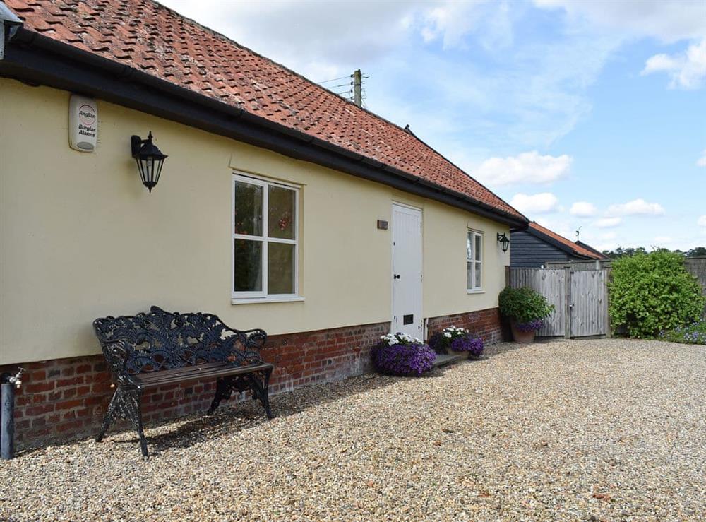 Charming Suffolk holiday cottage at The Old Dairy in Mellis, near Eye, Suffolk