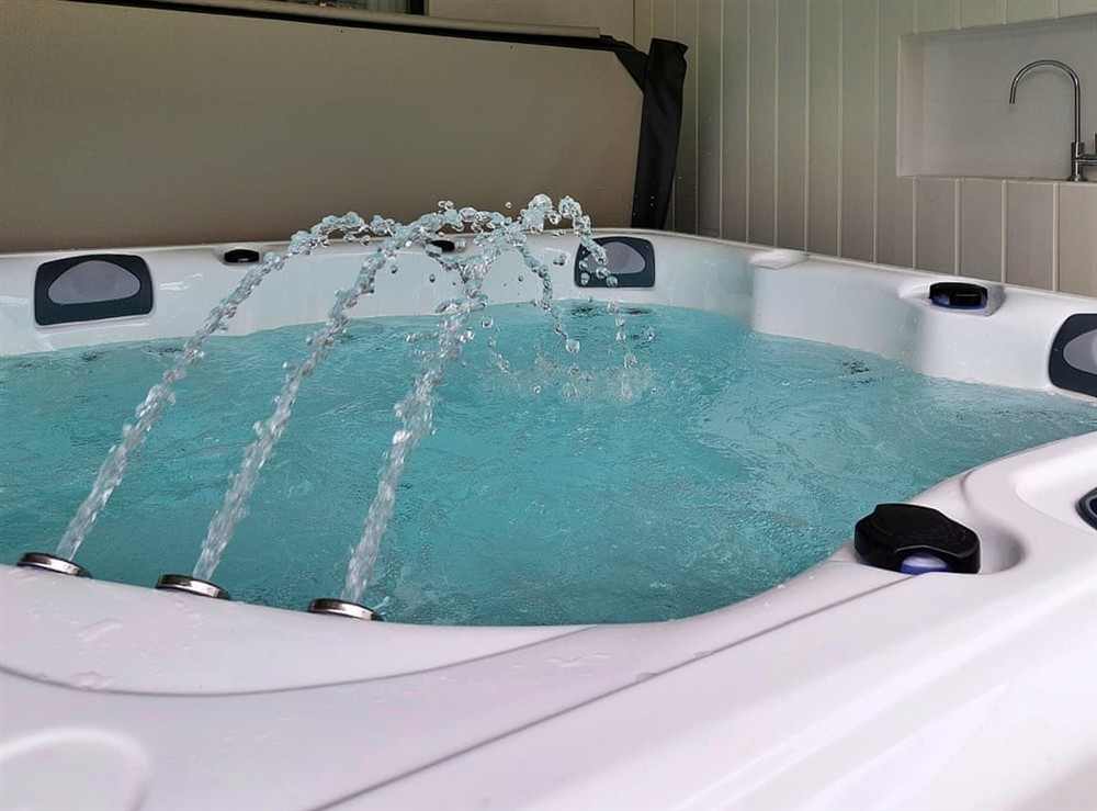Hot tub at The Old Engine House Little Dunley in Bovey Tracey, Devon