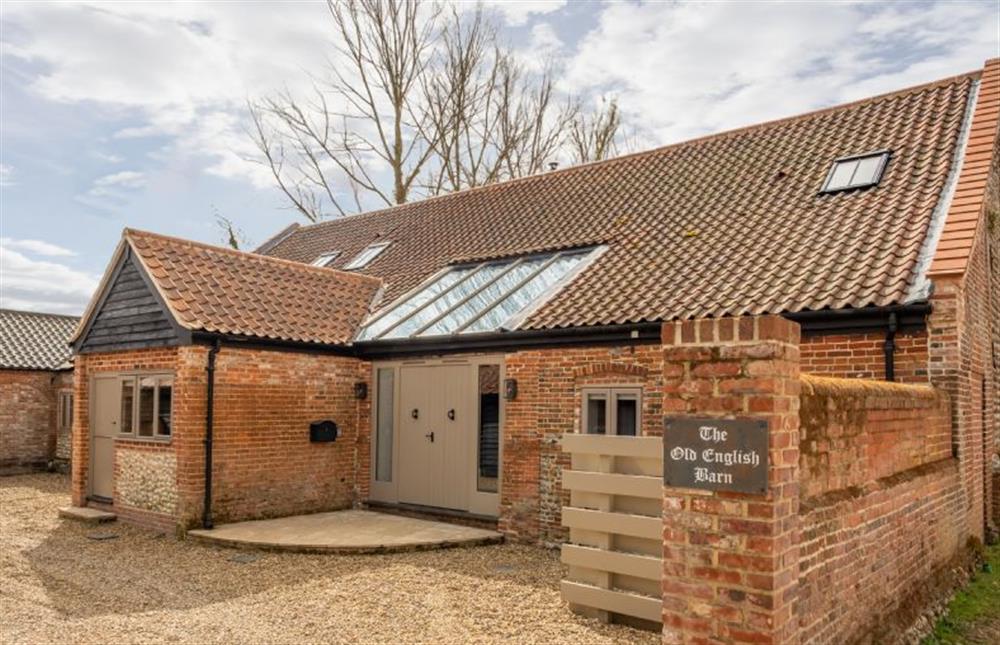The Old English Barn and Cart Shed: A lovely converted barn dating back to the 1700s at The Old English Barn and Cart Shed, Paston near North Walsham