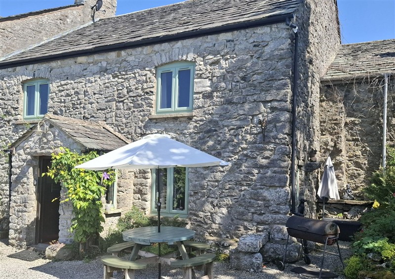 This is The Old Farmhouse at Brackenthwaite Farm (photo 2) at The Old Farmhouse at Brackenthwaite Farm, Yealand Redmayne near Arnside