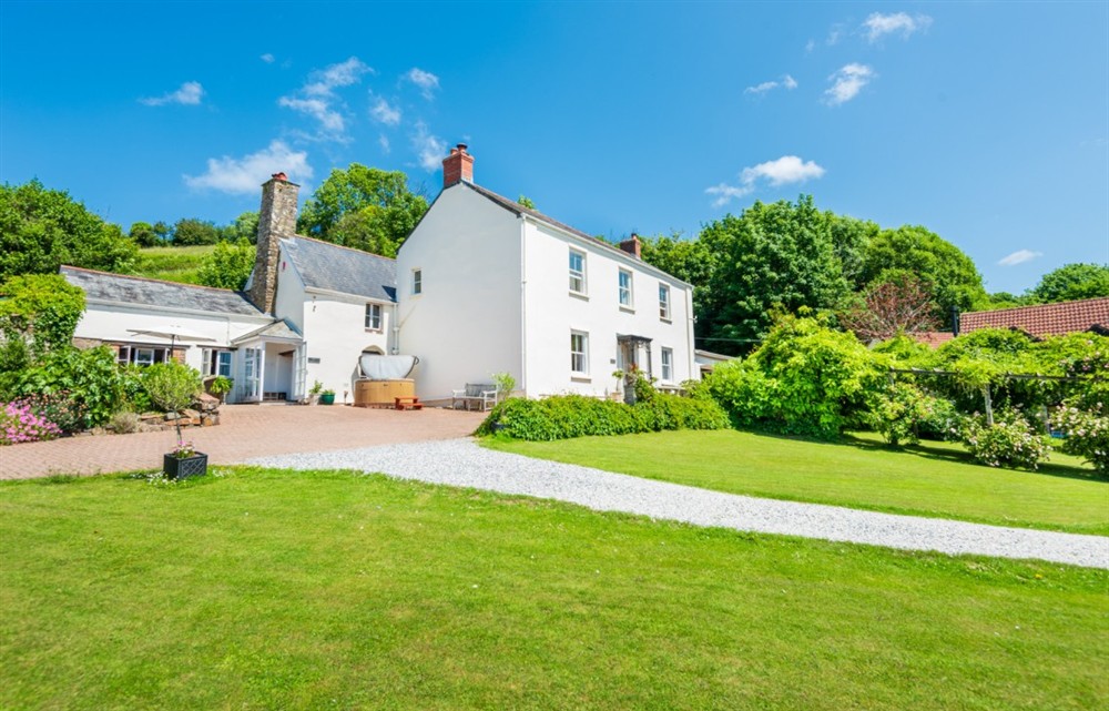 The setting (photo 6) at The Old Farmhouse in Combe Martin