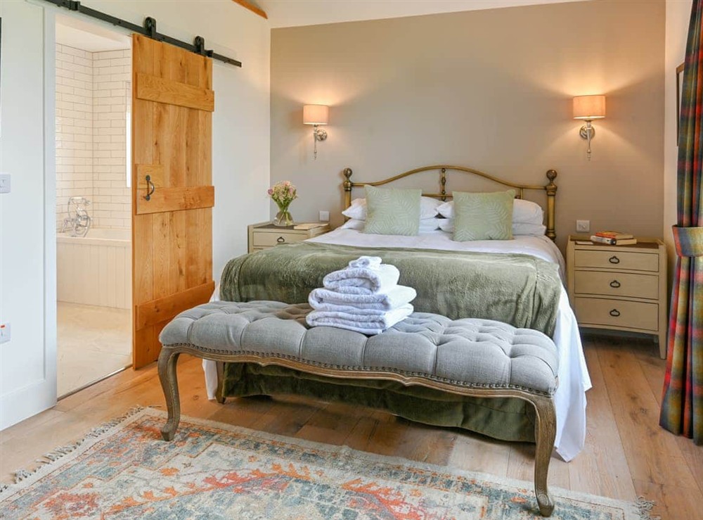 Double bedroom (photo 5) at The Old Farmhouse in Logiealmond, near Crieff, Perthshire