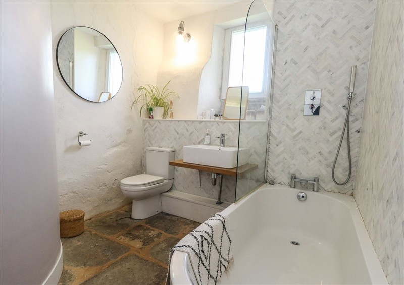 The bathroom (photo 2) at The Old Flax Shop, Bridport