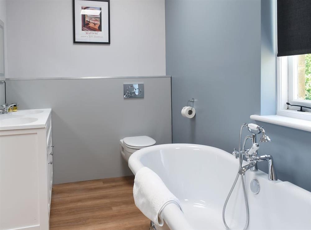 En-suite (photo 2) at The Old Gate House in Tunbridge Wells, Kent