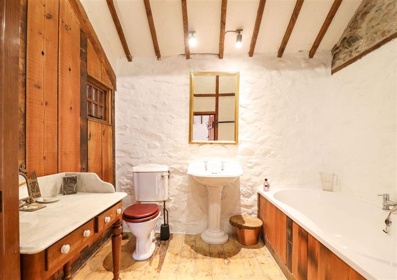 Bathroom at The Old Granary, Henryd