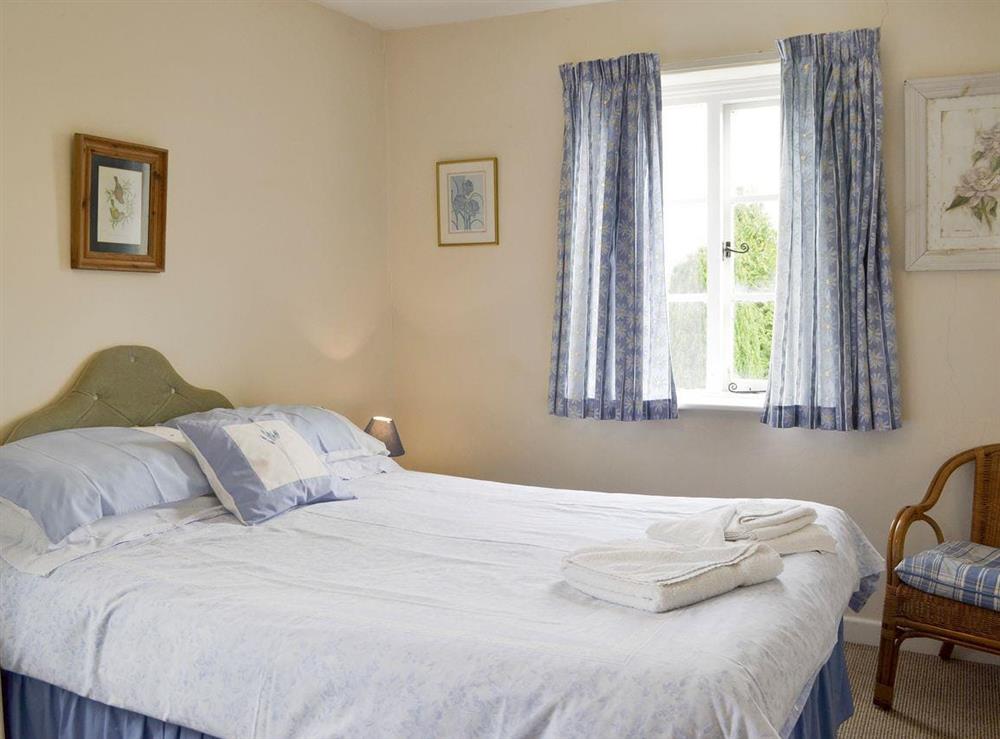 Relaxing double bedroom at The Old Granary in Newent, Gloucester, Gloucestershire