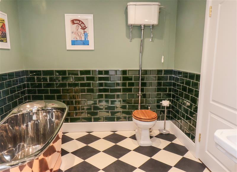 The bathroom at The Old Guard House, Goldsborough near Whitby