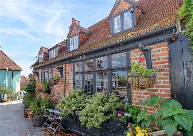 The setting of The Old House at The Old House, Hamble