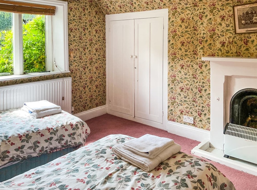 Twin bedroom (photo 2) at The Old Lodge in Tisbury, Wiltshire