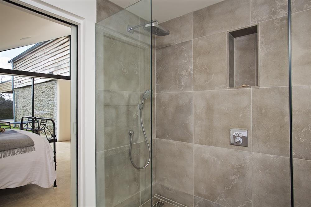 Immaculately presented and fully tiled en suite