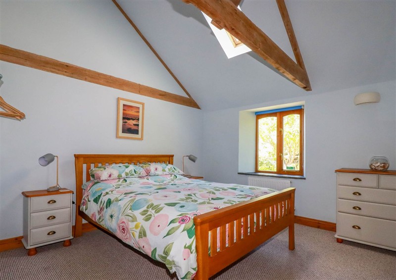 One of the 2 bedrooms at The Old Piggery, Porthtowan