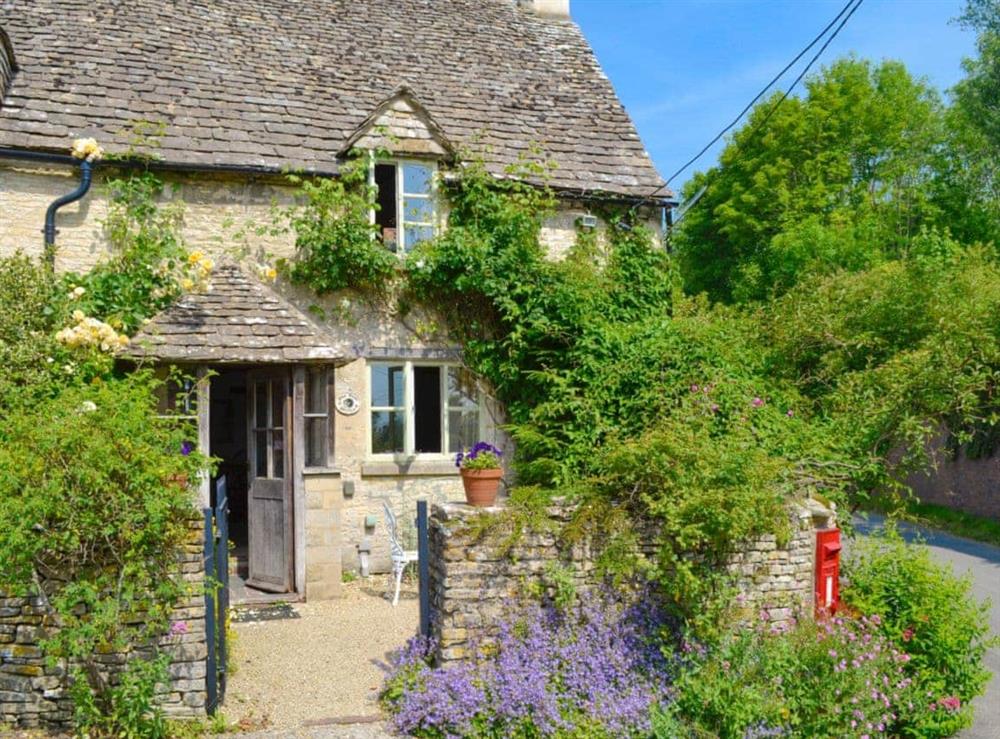 Delightful holiday property at The Old Post Office in Chedworth, near Cheltenham, Gloucestershire