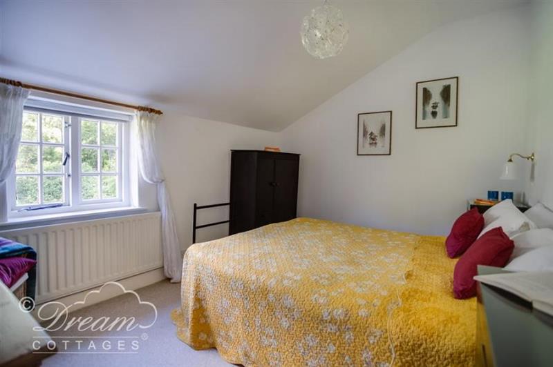 Double bedroom (photo 3) at The Old Post Office Cottage, Wareham, Dorset