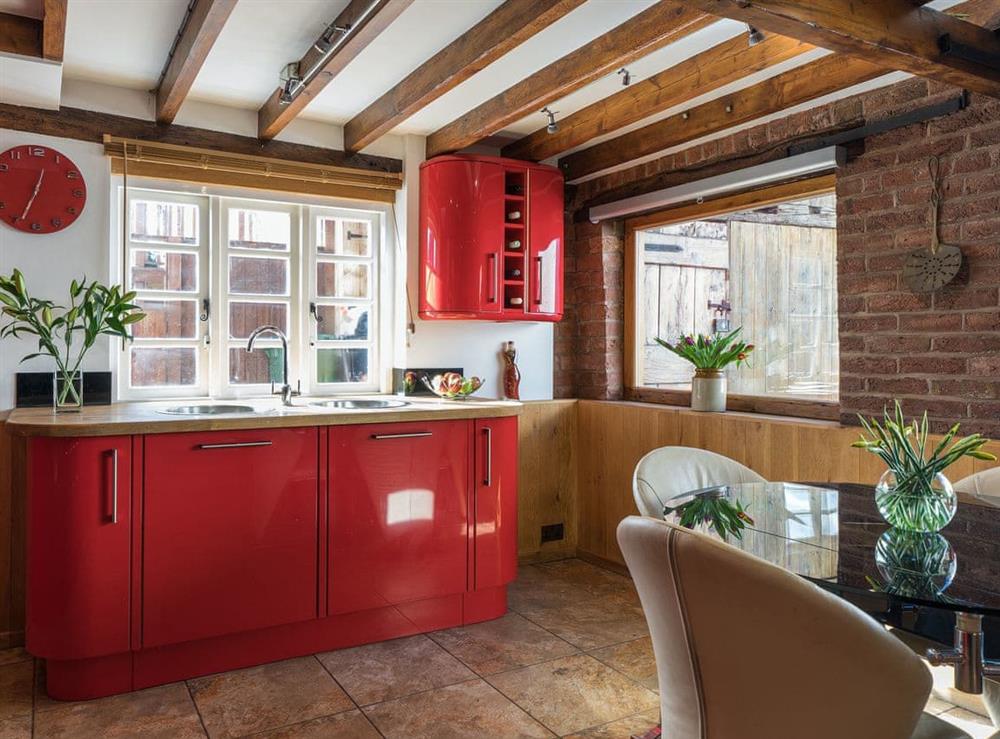 Kitchen with dining area at The Old Rope Works in Bewdley, Worcestershire