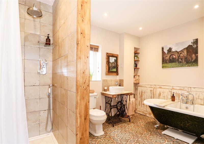 Bathroom (photo 2) at The Old Smithy, Belchford near Horncastle
