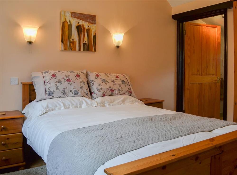 Welcoming double bedroom at The Old Stable in Lincoln, Lincolnshire