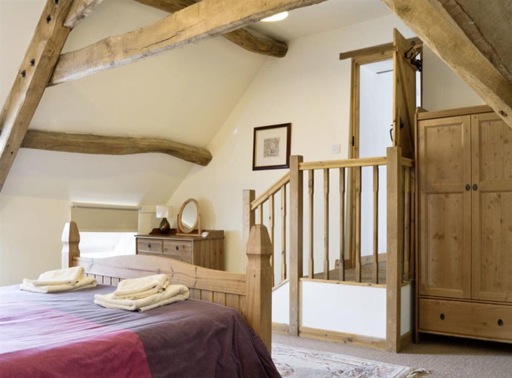 Double bedroom (photo 2) at The Old Stables in Malmesbury, Wiltshire